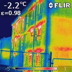 Bytov dm s vyhodnocenm a titnou zprvou